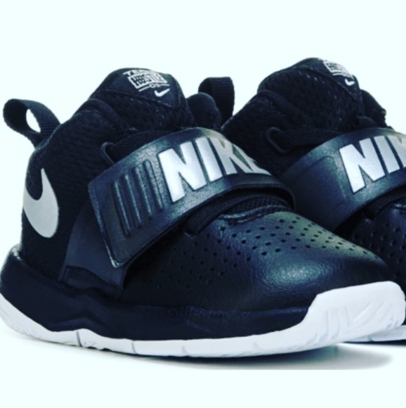 nike team hustle d8 toddler
